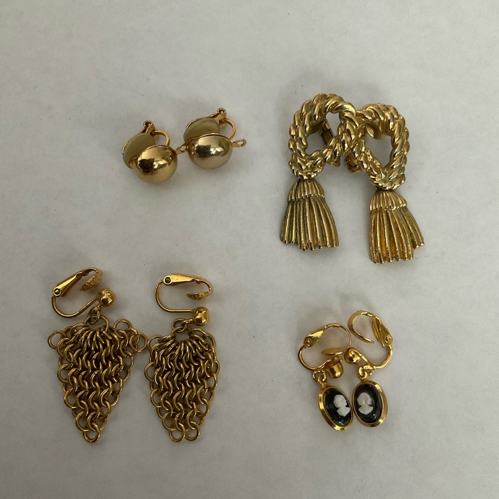 FOUR PAIRS OF VINTAGE GOLD TONE CLIP ON EARRINGS